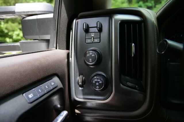 2015 Chevrolet Silverado 2500HD LTZ 4X4 / Plus Package / 6.6L Turbo Diesel! High Point NC