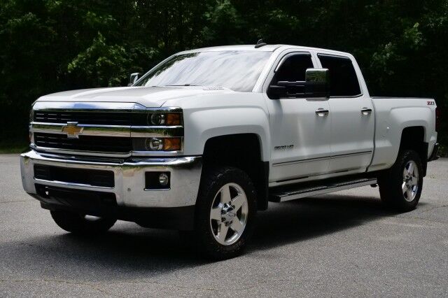 2015 Chevrolet Silverado 2500HD LTZ 4X4 / Plus Package / 6.6L Turbo Diesel! High Point NC