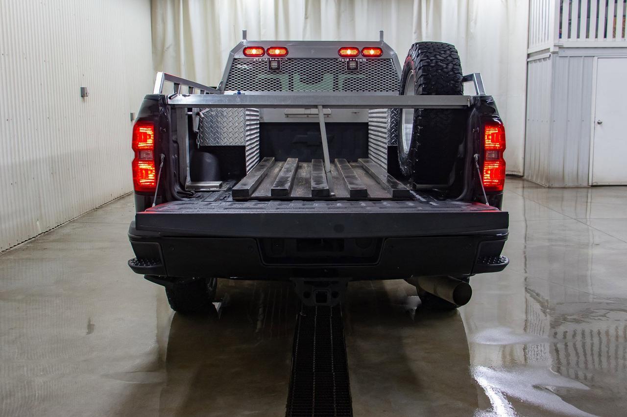 2015 Chevrolet Silverado 3500HD 4x4 Crew Cab High Country LWB Diesel Red Deer AB