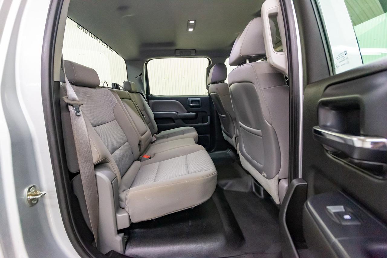 2015 Chevrolet Silverado 3500HD 4x4 Crew Cab LT DRW Red Deer AB