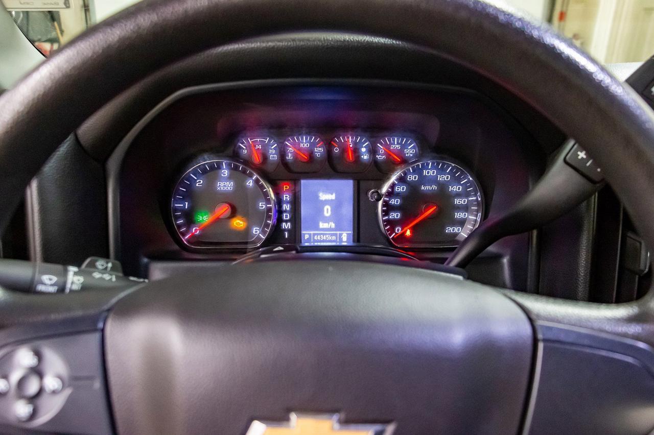 2015 Chevrolet Silverado 3500HD 4x4 Crew Cab LT DRW Red Deer AB