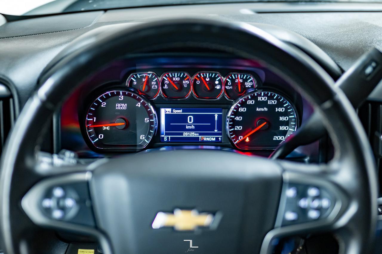 2015 Chevrolet Silverado 3500HD 4x4 Crew Cab LT Deck BCam Red Deer AB