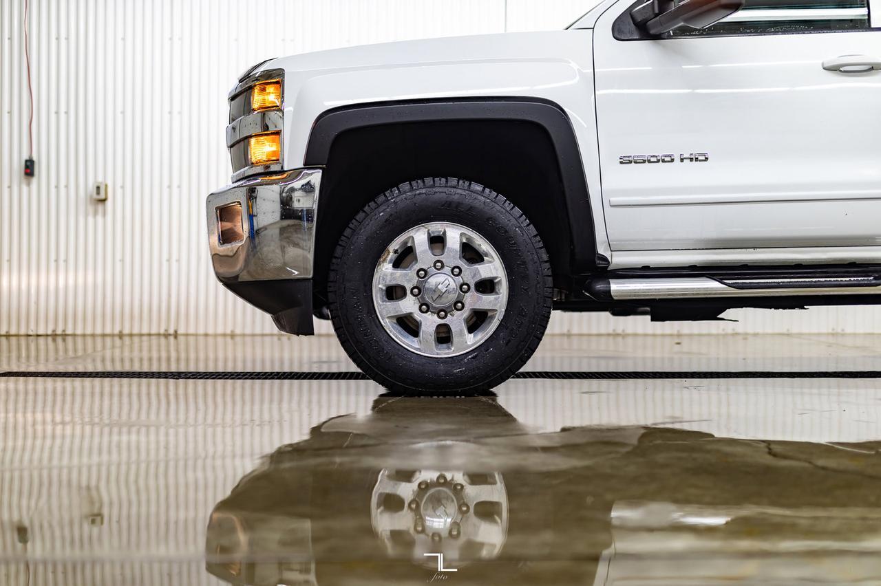 2015 Chevrolet Silverado 3500HD 4x4 Crew Cab LT Diesel Leather BCam Red Deer AB
