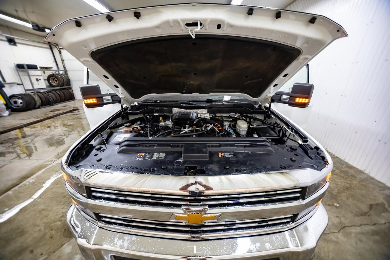 2015 Chevrolet Silverado 3500HD 4x4 Crew Cab LT Diesel Leather BCam Red Deer AB