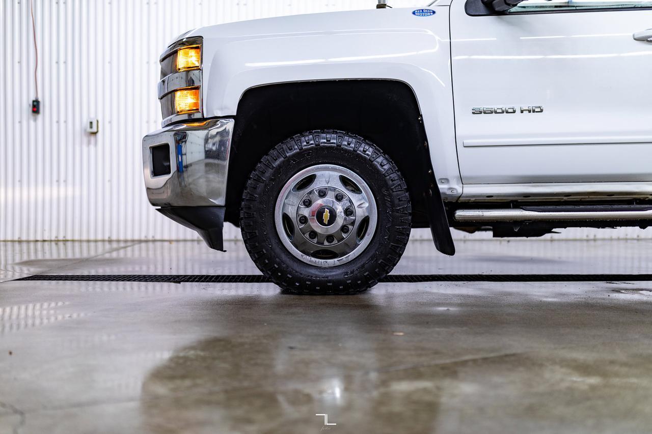 2015 Chevrolet Silverado 3500HD 4x4 Crew Cab LT Dually Deck BCam Red Deer AB