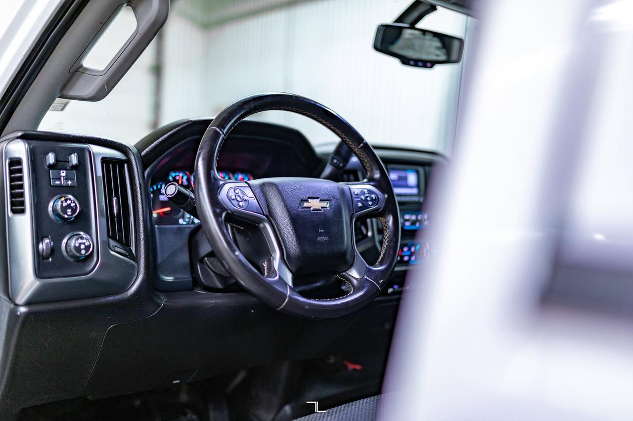 2015 Chevrolet Silverado 3500HD 4x4 Crew Cab LT Dually Deck BCam Red Deer AB