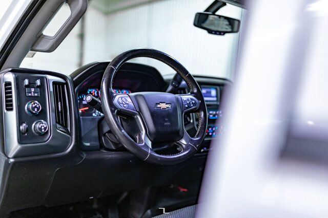 2015 Chevrolet Silverado 3500HD 4x4 Crew Cab LT Dually Deck BCam Red Deer AB