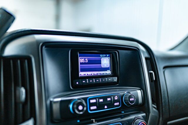 2015 Chevrolet Silverado 3500HD 4x4 Crew Cab LT Dually Deck BCam Red Deer AB