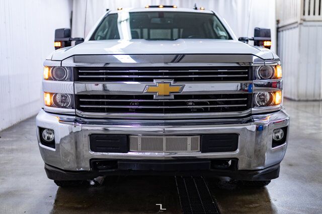 2015 Chevrolet Silverado 3500HD 4x4 Crew Cab LT Dually Deck BCam Red Deer AB