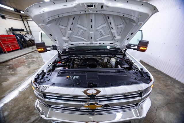 2015 Chevrolet Silverado 3500HD 4x4 Crew Cab LT Dually Deck BCam Red Deer AB