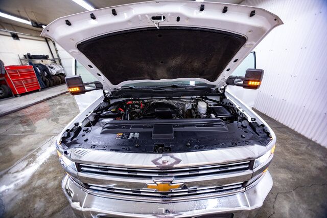 2015 Chevrolet Silverado 3500HD 4x4 Crew Cab LT Dually Deck Red Deer AB