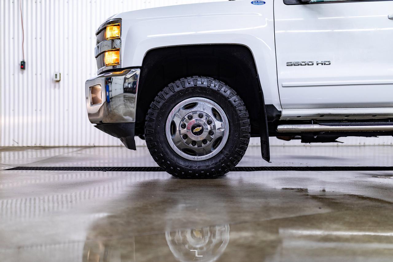 2015 Chevrolet Silverado 3500HD 4x4 Crew Cab LT Dually Deck Red Deer AB