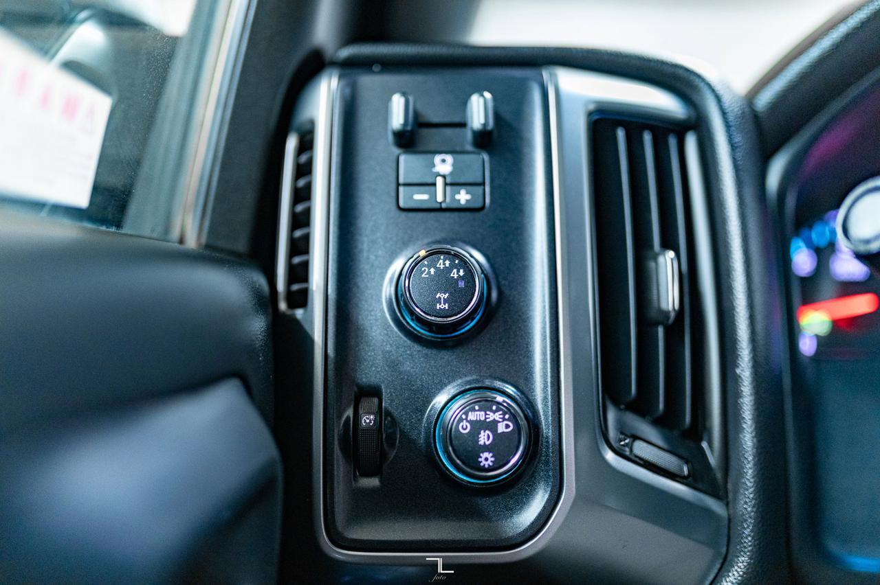 2015 Chevrolet Silverado 3500HD 4x4 Crew Cab LT Dually Deck Red Deer AB