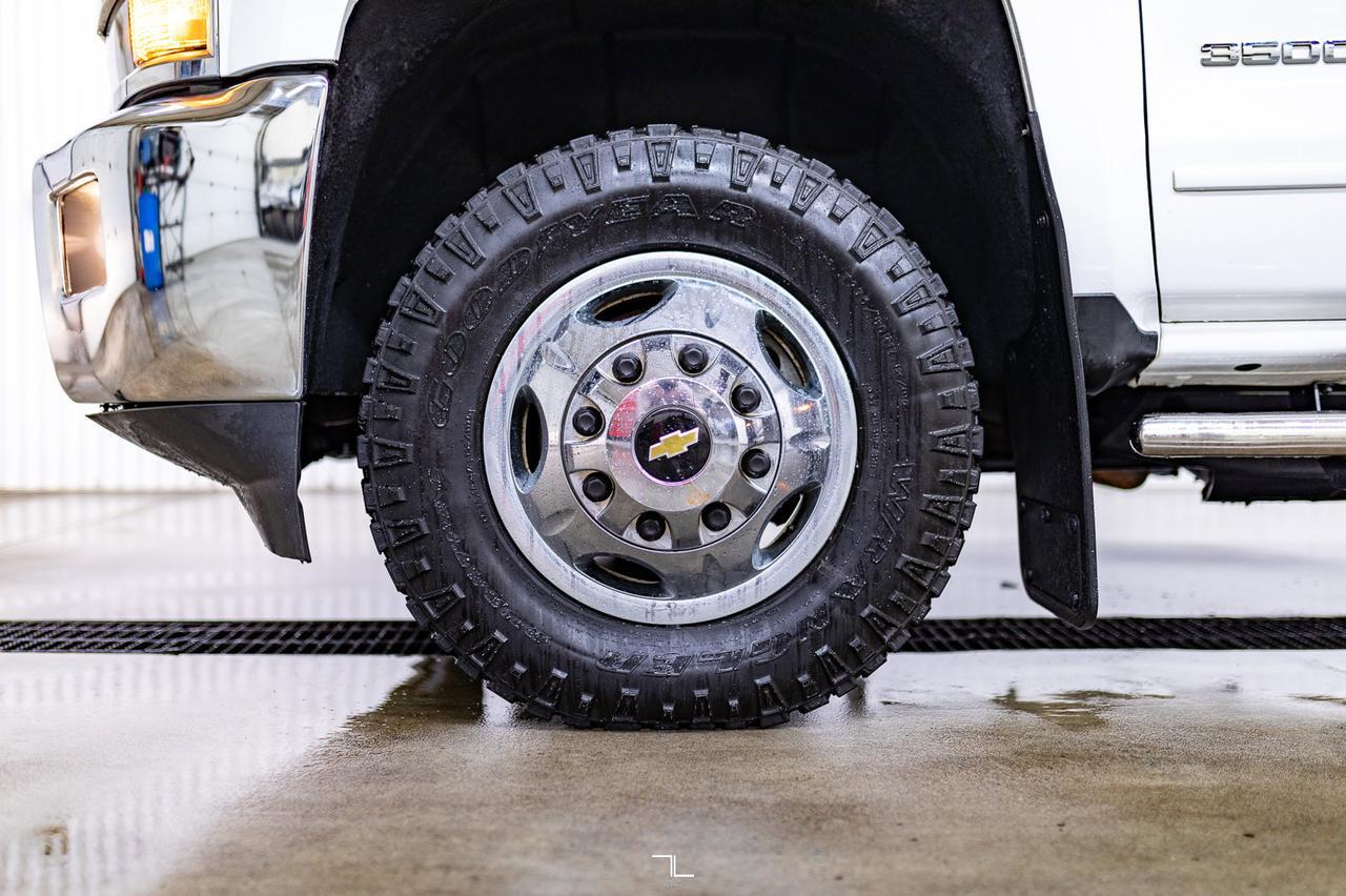 2015 Chevrolet Silverado 3500HD 4x4 Crew Cab LT Dually Deck Red Deer AB