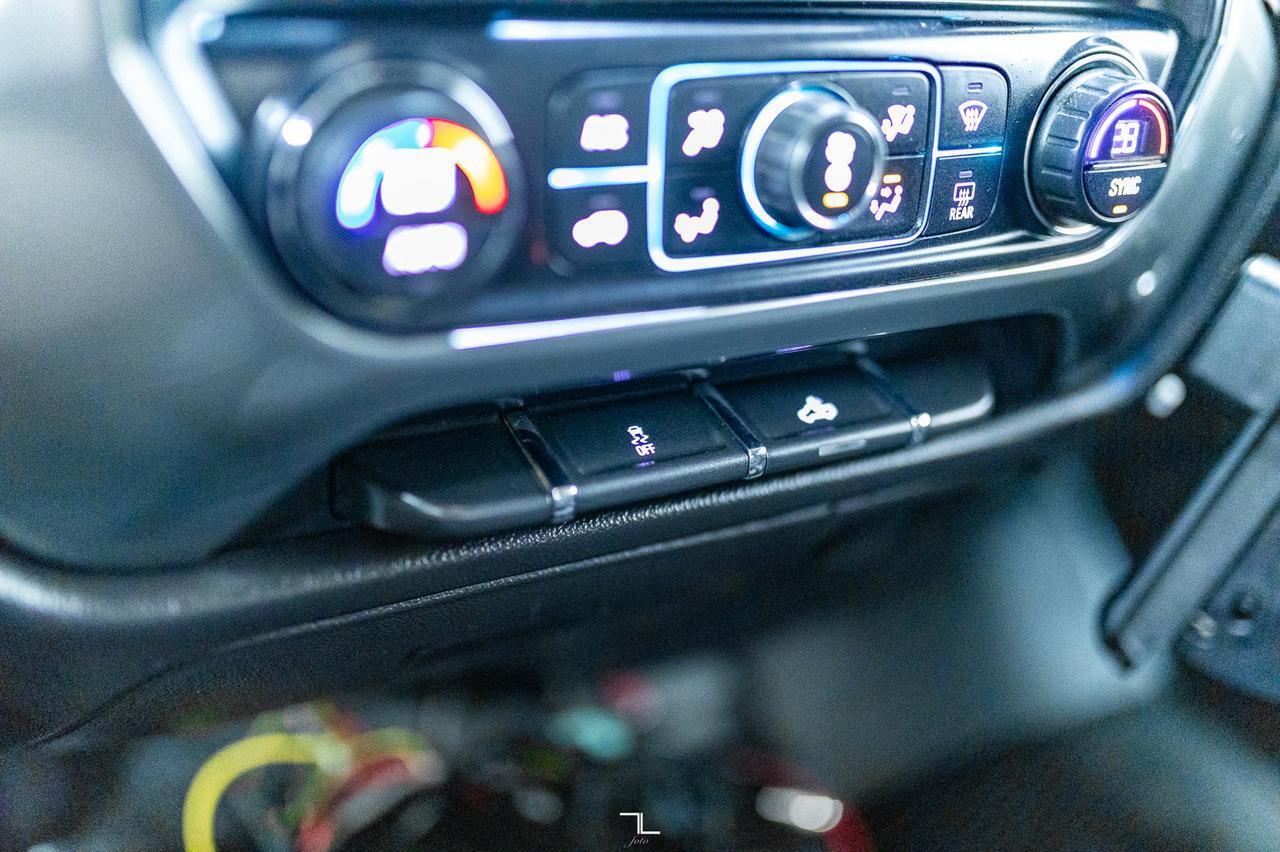 2015 Chevrolet Silverado 3500HD 4x4 Crew Cab LT Dually Deck Red Deer AB