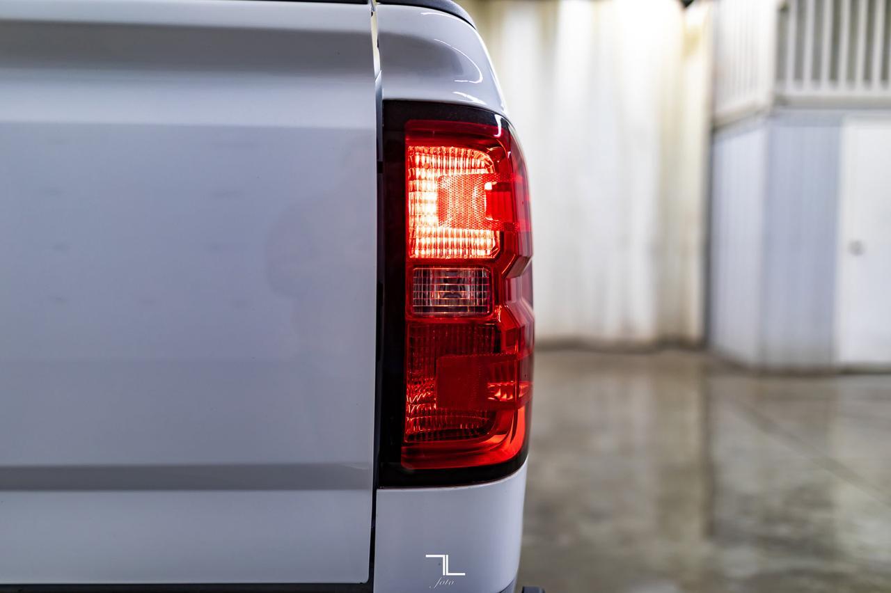 2015 Chevrolet Silverado 3500HD 4x4 Reg Cab WT Longbox Red Deer AB