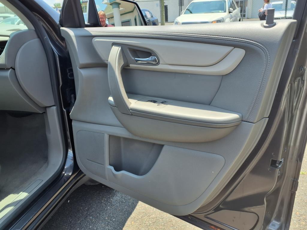 2015 Chevrolet Traverse LS Levittown PA