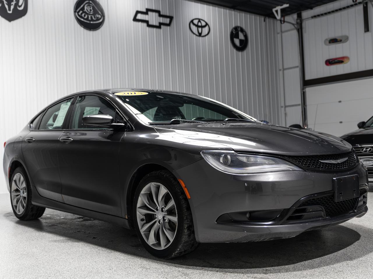 2015 Chrylser 200 S AWD