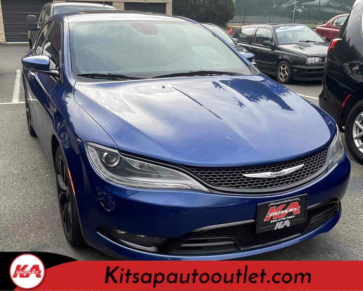 2015 Chrysler 200 200S Sedan 4D