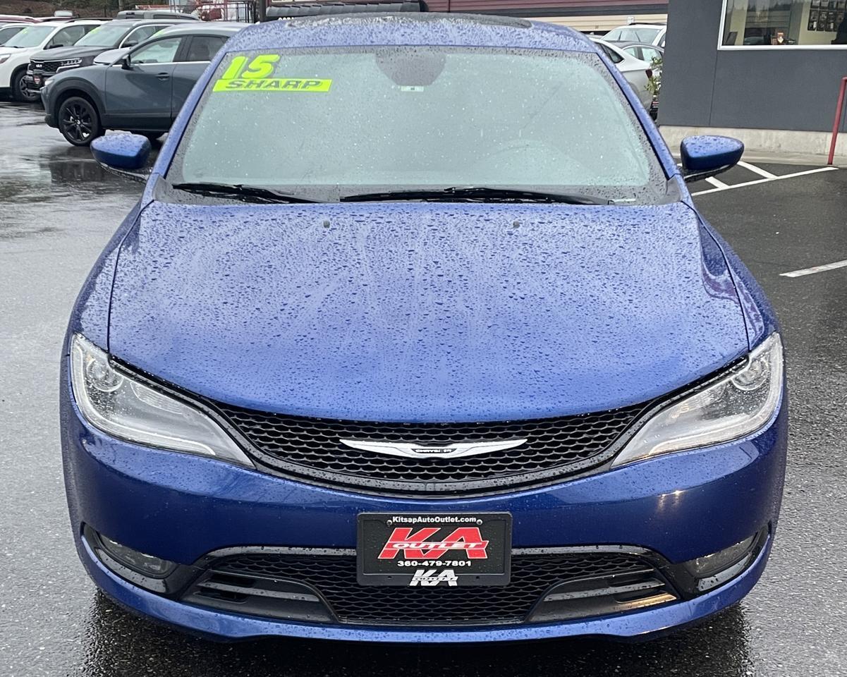 2015 Chrysler 200 200S Sedan 4D