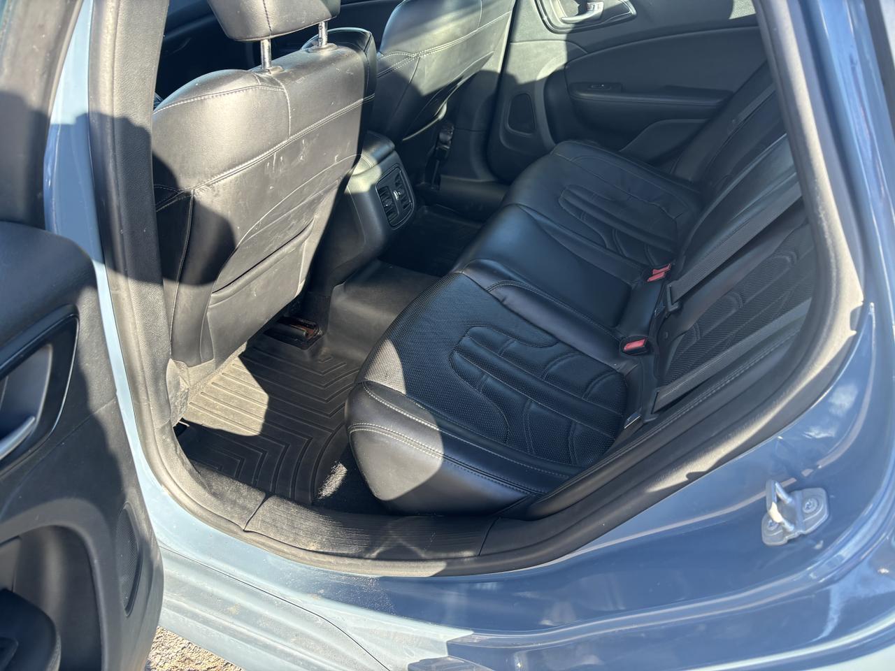 2015 Chrysler 200 200S Sedan 4D Aurora MO