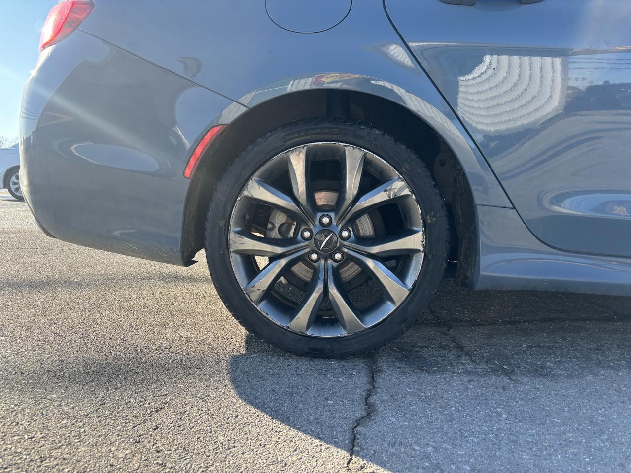 2015 Chrysler 200 200S Sedan 4D Aurora MO