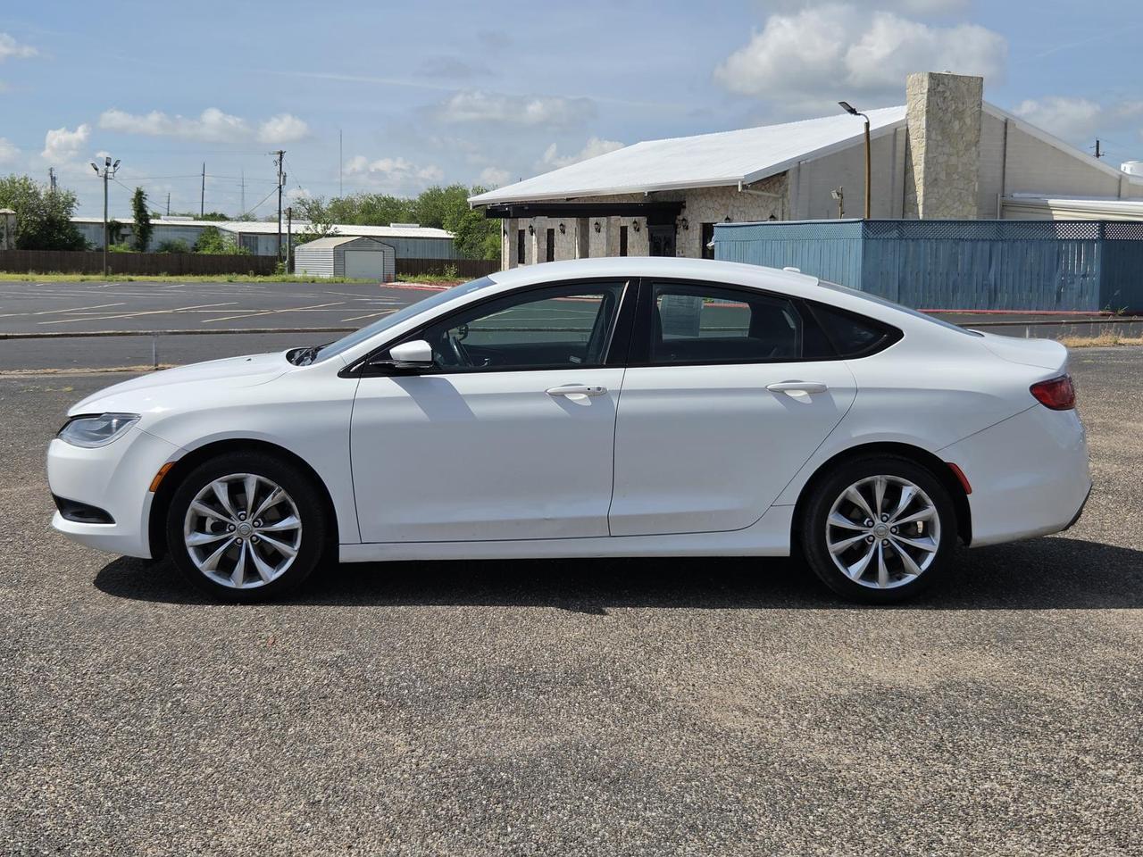 2015 Chrysler 200 4dr Sdn S FWD Beeville TX