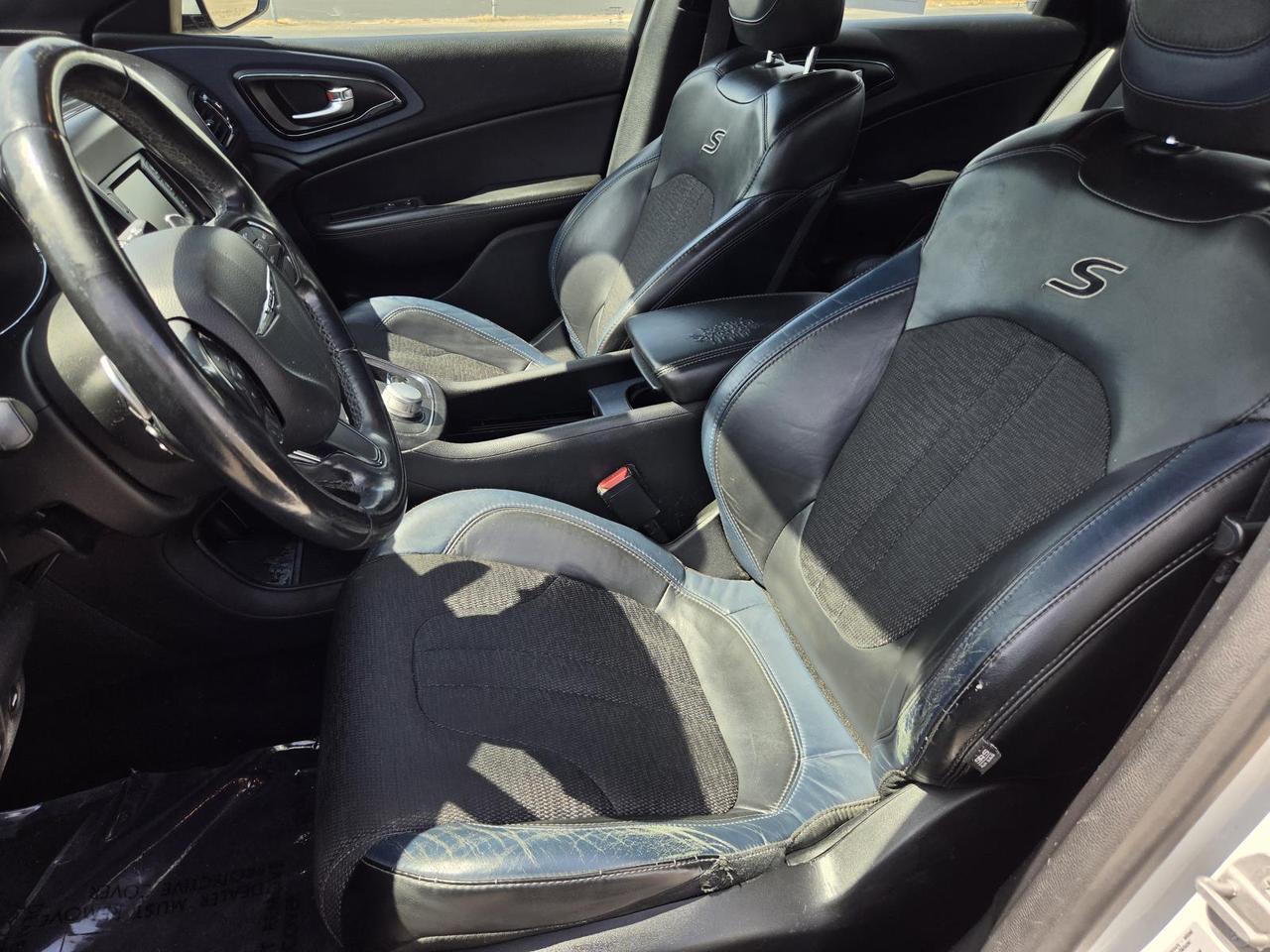 2015 Chrysler 200 4dr Sdn S FWD Beeville TX