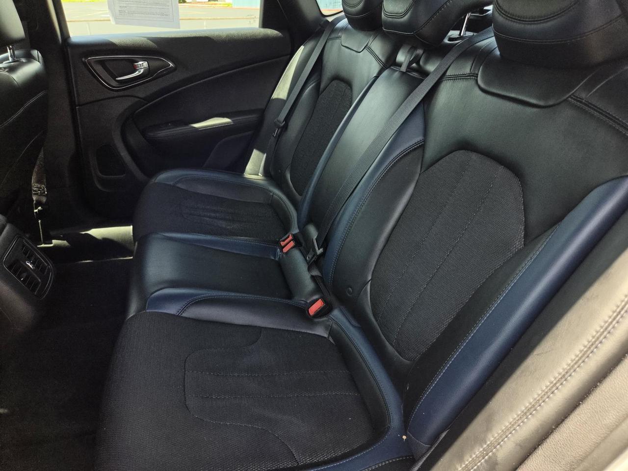 2015 Chrysler 200 4dr Sdn S FWD Beeville TX