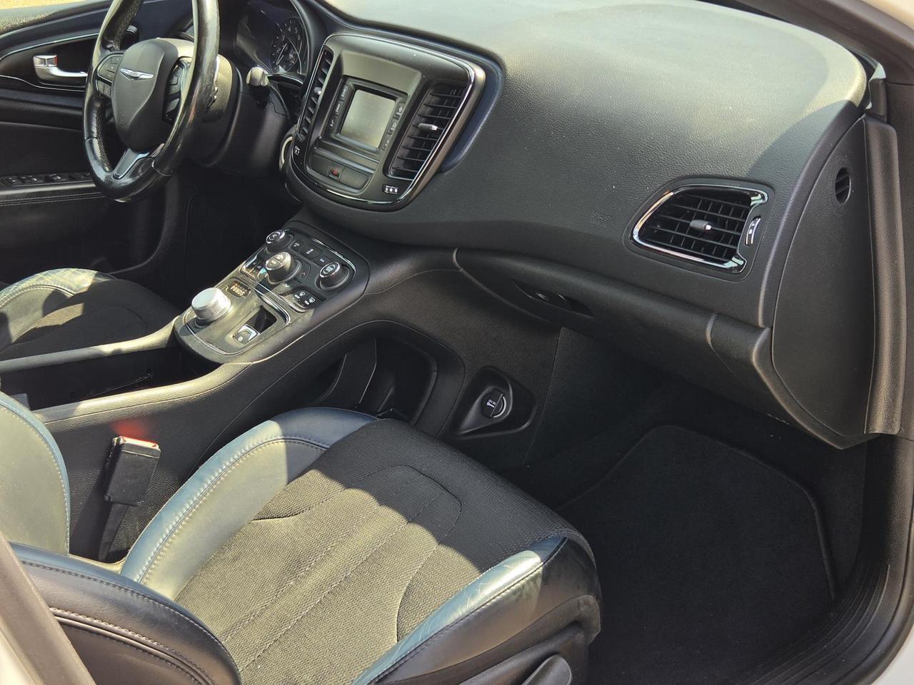 2015 Chrysler 200 4dr Sdn S FWD Beeville TX