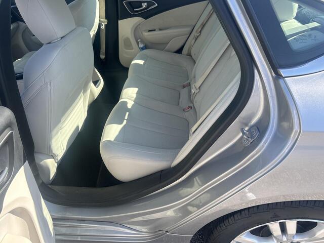 2015 Chrysler 200 Limited Meridian MS