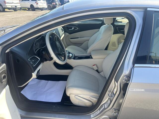 2015 Chrysler 200 Limited Meridian MS