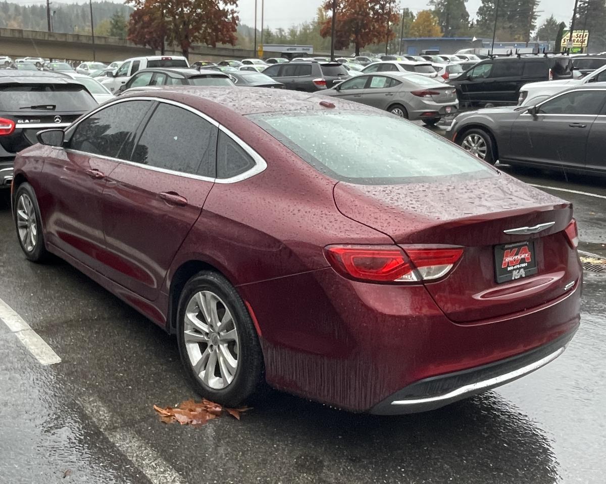 2015 Chrysler 200 Limited Sedan 4D