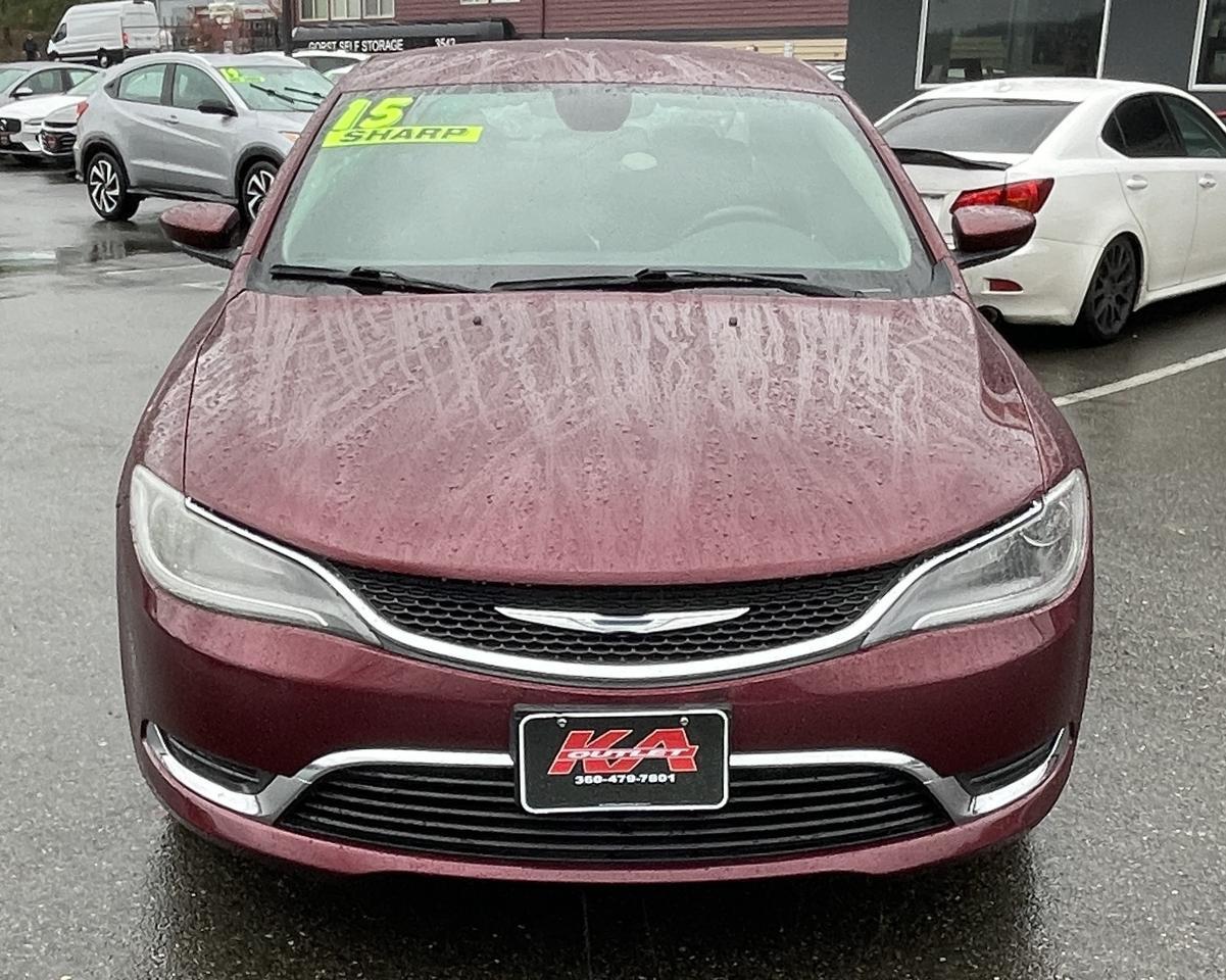 2015 Chrysler 200 Limited Sedan 4D