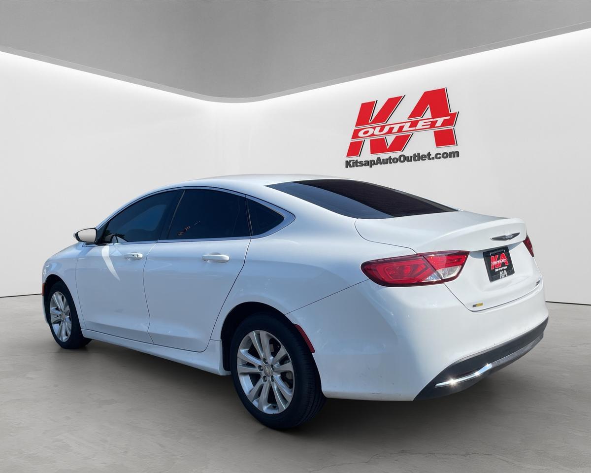 2015 Chrysler 200 Limited Sedan 4D