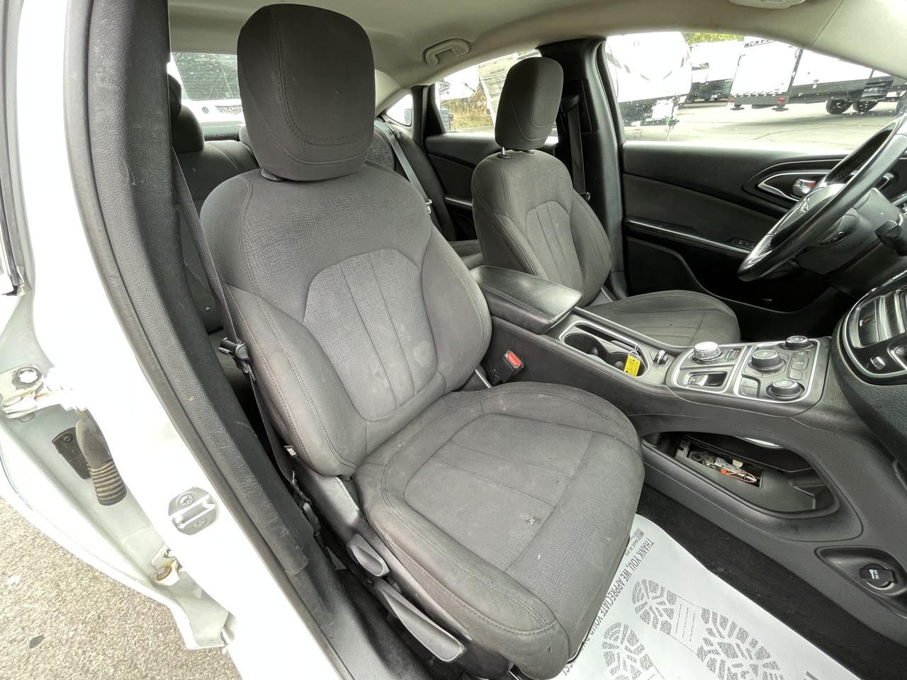 2015 Chrysler 200 Limited Hayden ID