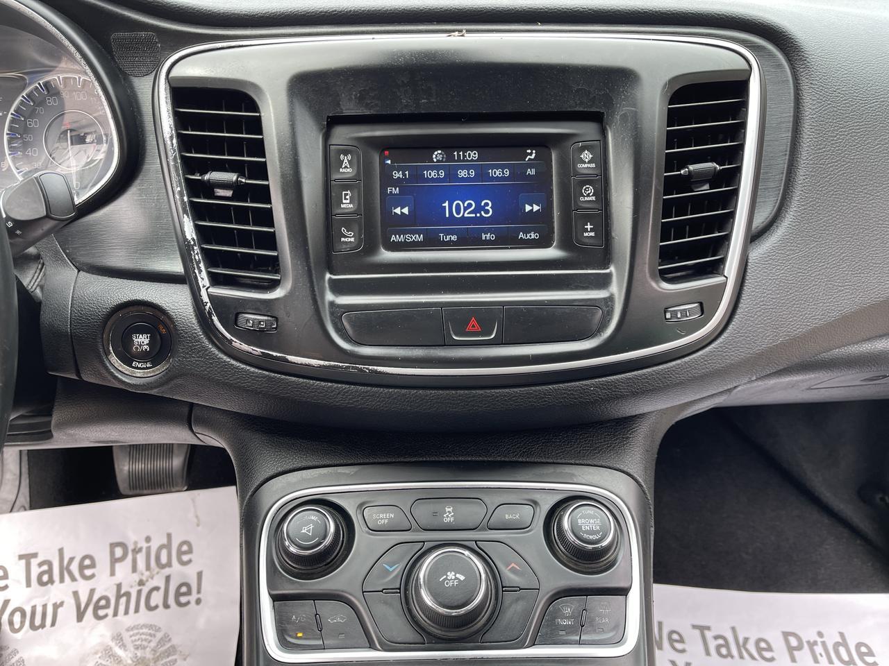 2015 Chrysler 200 Limited Hayden ID