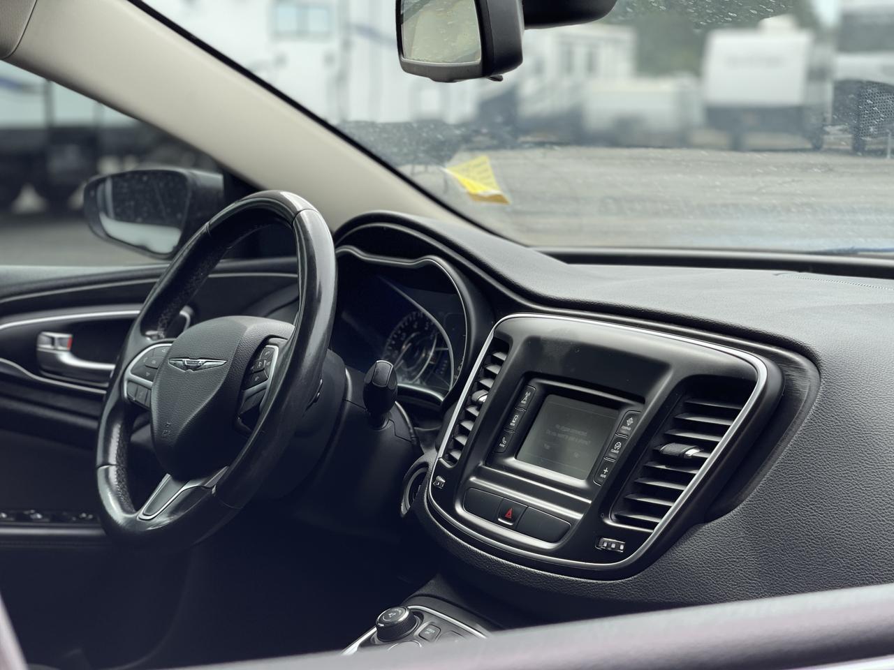 2015 Chrysler 200 Limited Hayden ID