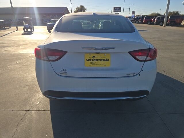 2015 Chrysler 200 Limited Watertown SD