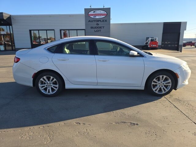 2015 Chrysler 200 Limited Watertown SD