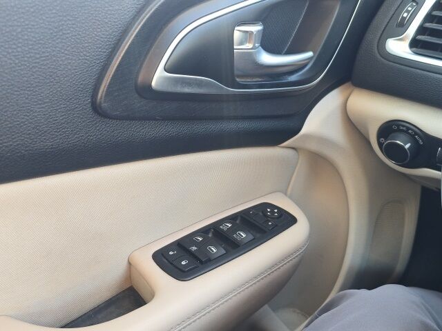 2015 Chrysler 200 Limited Watertown SD
