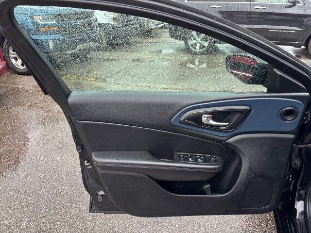 2015 Chrysler 200 S Cleveland OH