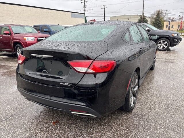 2015 Chrysler 200 S Cleveland OH