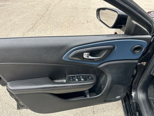 2015 Chrysler 200 S Cleveland OH