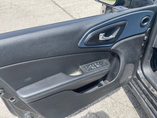 2015 Chrysler 200 S Cleveland OH