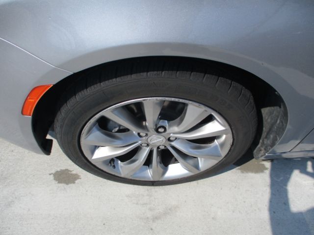 2015 Chrysler 200 S Florence KY