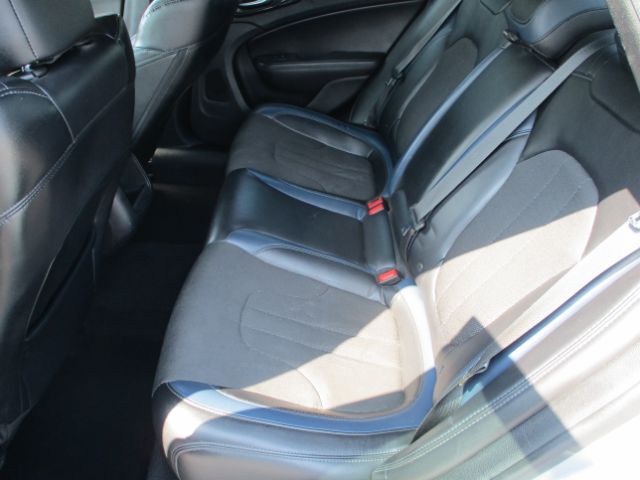 2015 Chrysler 200 S Florence KY