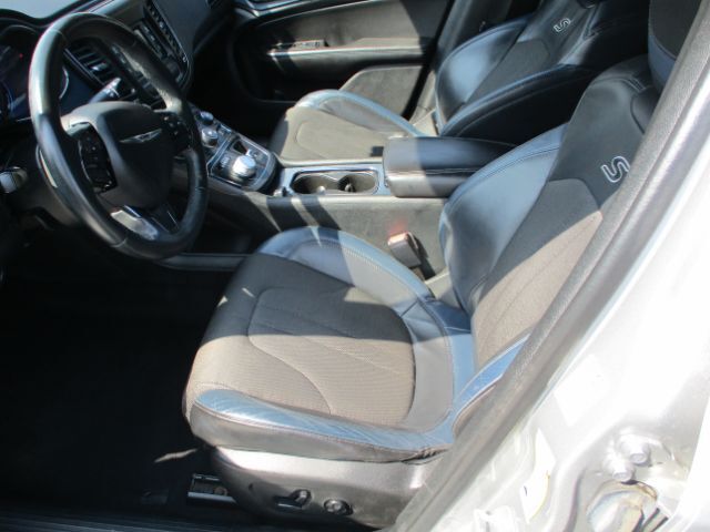 2015 Chrysler 200 S Florence KY