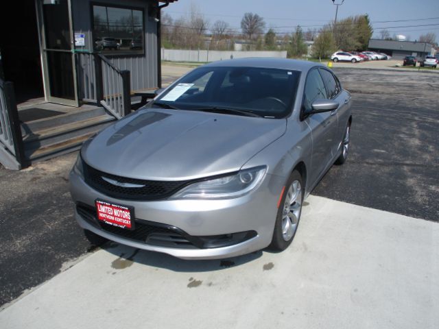 2015 Chrysler 200 S Florence KY