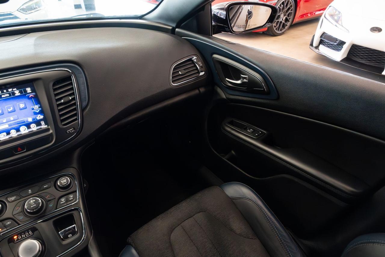 2015 Chrysler 200 S Gladstone OR